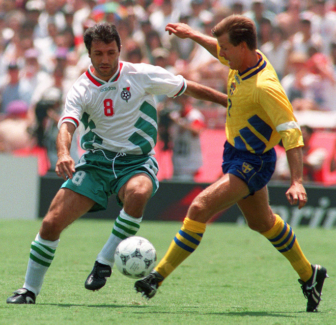 Bulgarian Midfielder Hristo Stoichkov (L) And Swedish Defender Roland Nilsson Fight For The Ball