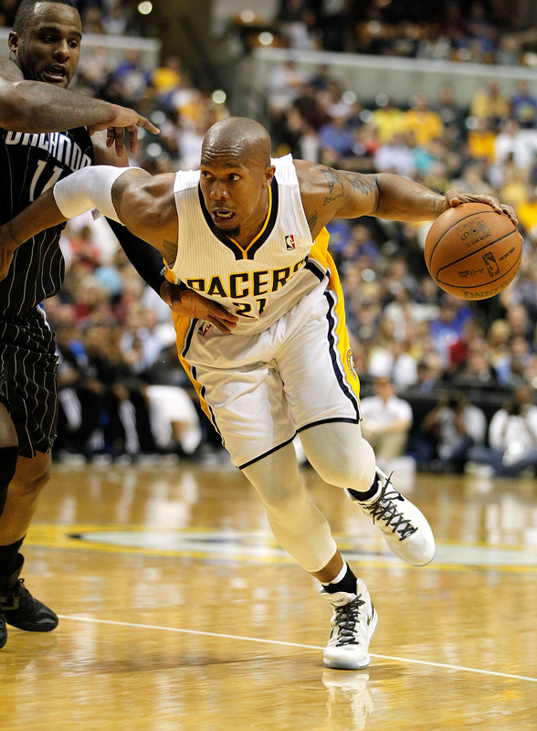  David West #21 Of The Indiana Pacers Drives