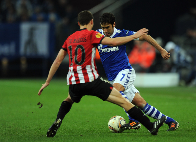 Bilbao´s Forward Oscar De Marcos And Schalke's Spanish Striker Raul Vie For The Ball