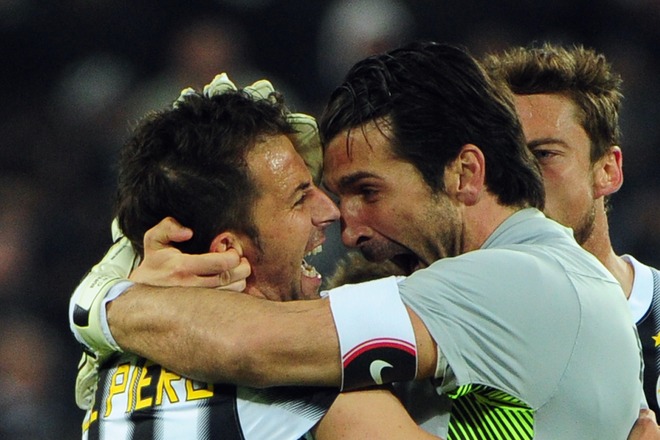 Juventus' Forward Alessandro Del Piero (L) Celebrates