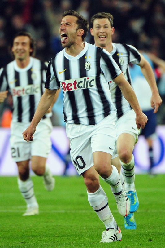 Juventus' Forward Alessandro Del Piero (R) Celebrates