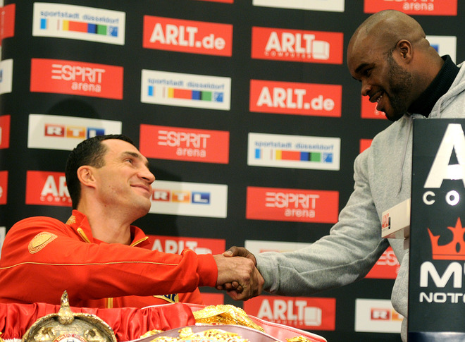 Ukraine's Boxer Wladimir Klitschko (L) And French Opponent Jean-Marc Mormeck Shake Hands
