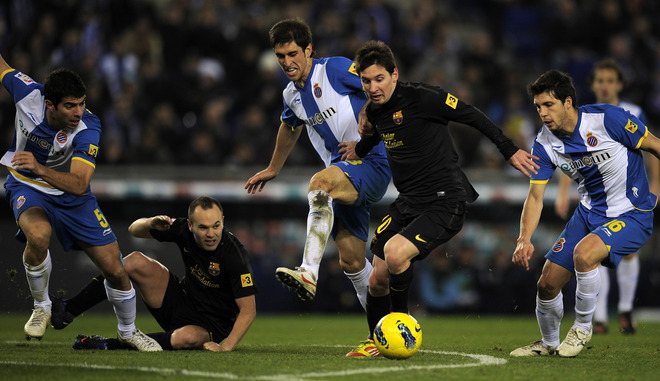 Barcelona's Argentinian Forward Lionel Messi Vies With Espanyol's Argentinian Defender Juan Forlin (C), Espanyol's