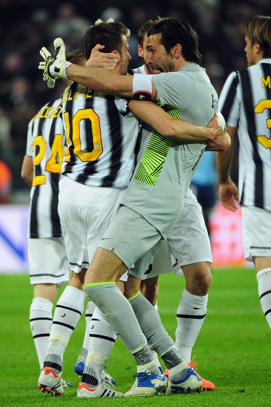 Juventus' Forward Alessandro Del Piero (L) Celebrates