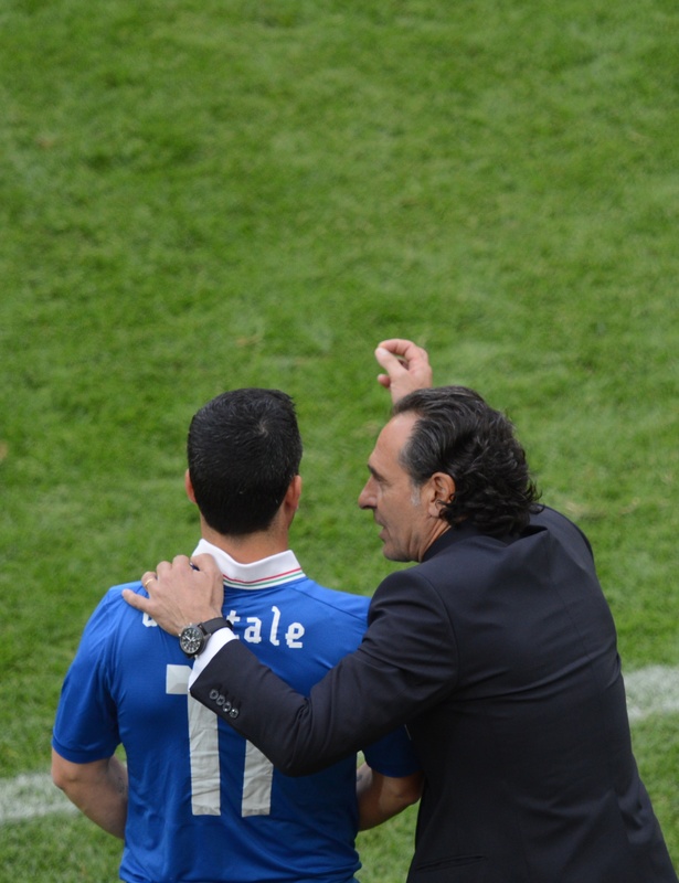 Italian Headcoach Cesare Prandelli (R) Gives