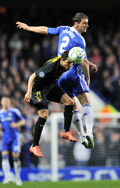 Chelsea's Serbian Defender Branislav Ivanovic (R) Vies