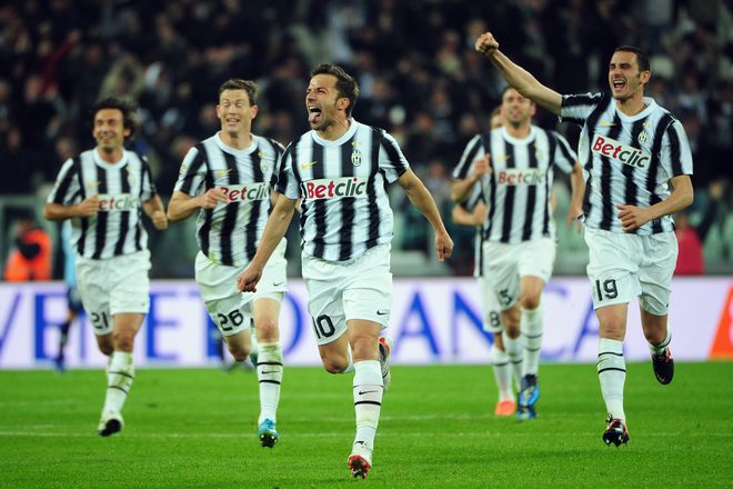 Juventus' Forward Alessandro Del Piero (R) Celebrates