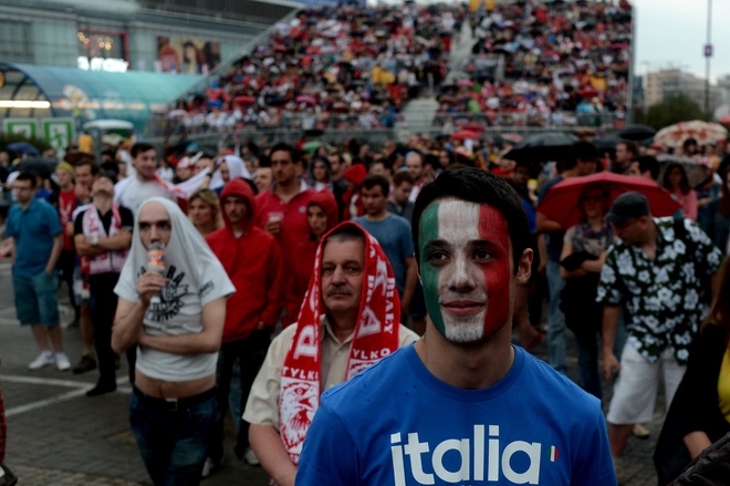 Italian And Polish Fans