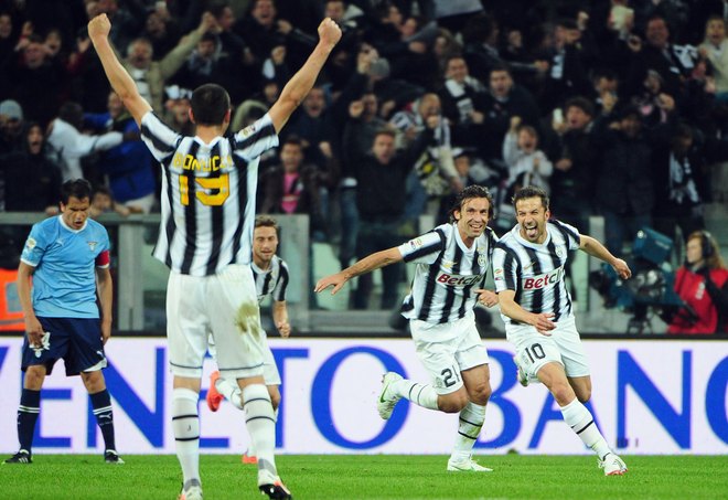 Juventus' Forward Alessandro Del Piero (R) Celebrates