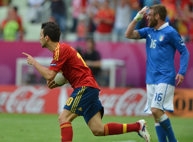 Spanish Midfielder Cesc Fabregas (L) Celebrates