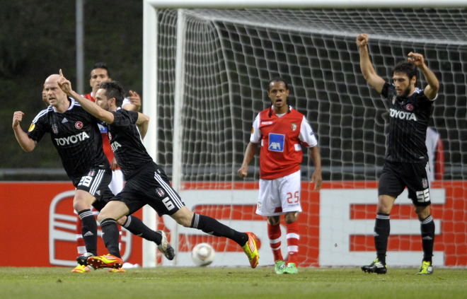 Besiktas' Czech Defender Tomas Sivok (2nd L) Celebrates