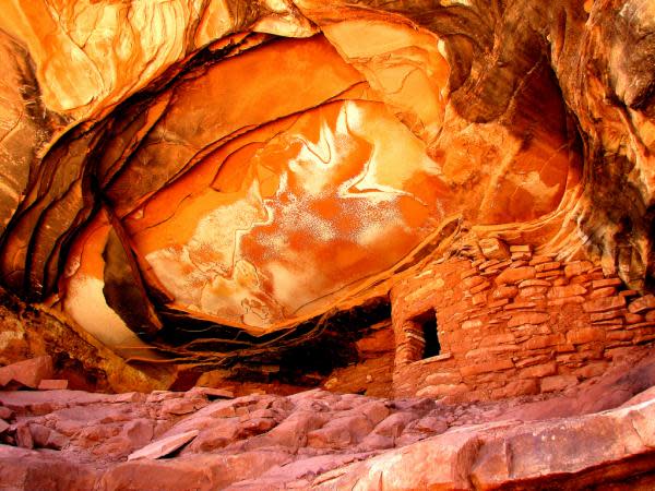 ادخل وشاهد بيوت الهنود الحمر Anasazi+Ruins+by+Rick+Schafer-ceiling_house_ruin600_450