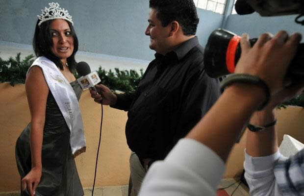 مسابقة لاختيار ملكة جمال السجون Guatemala-prison-contest1%5B10%5D