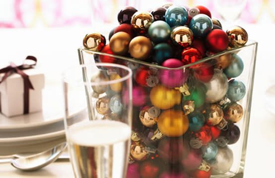 ديكورات خاصة لاحتفالات راس السنة Christmas-table-decorating-ideas-6