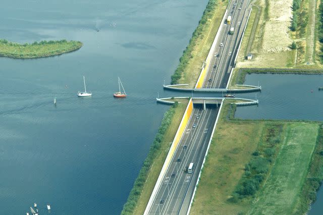the_river_bridge_aqueduct_veluwemeer_640_03.jpg