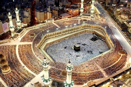 حقيقة علمية: الدين الأسرع انتشاراً في العالم Kaaba_Makka
