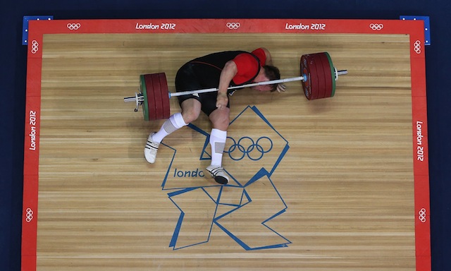 German Weightlifter Drops 432 Pound Barbell On His Head Walks Away