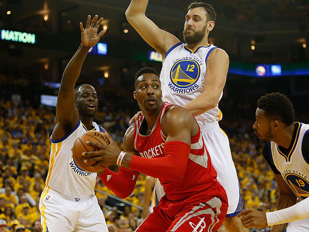 Dwight Howard in a perilous position. (Getty Images)