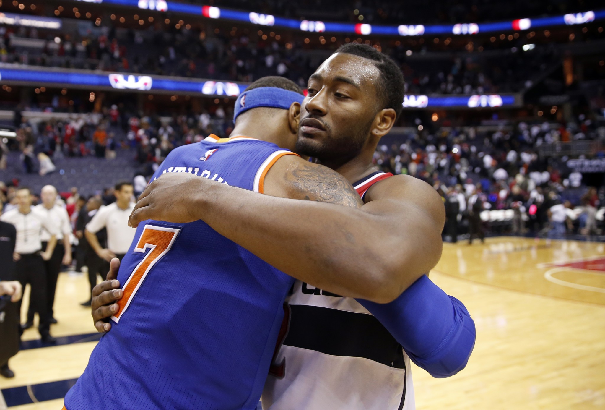 Carmelo Anthony disquiets John Wall after a 2015 game. (AP/Alex Brandon)