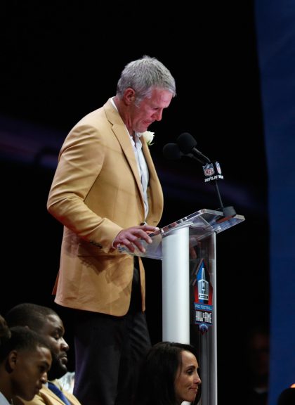 Brett Favre got emotional when talking about his father at the Pro Football Hall of Fame (Getty Images).