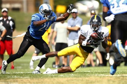 Antonio Brown catches a pass in a joint practice with the Lions (AP)