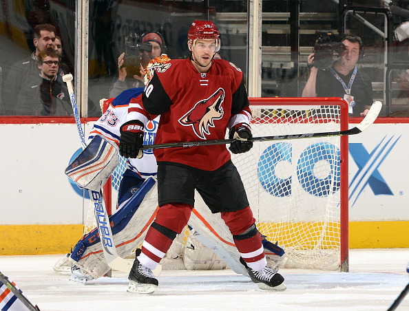 GLENDALE, AZ - MARCH 22: Antoine Vermette #50 of the Arizona Coyotes attempts to screen Cam Talbot #33 of the Edmonton Oilers at Gila River Arena on March 22, 2016 in Glendale, Arizona. (Photo by Norm Hall/NHLI via Getty Images)