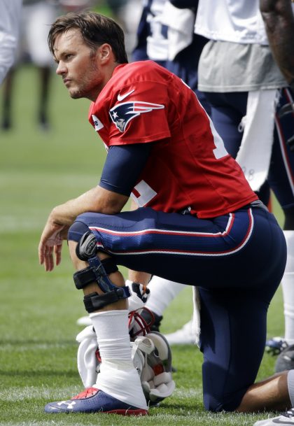 Tom Brady reportedly cut his hand before Thursday's New England Patriots preseason game against the Chicago Bears (AP).