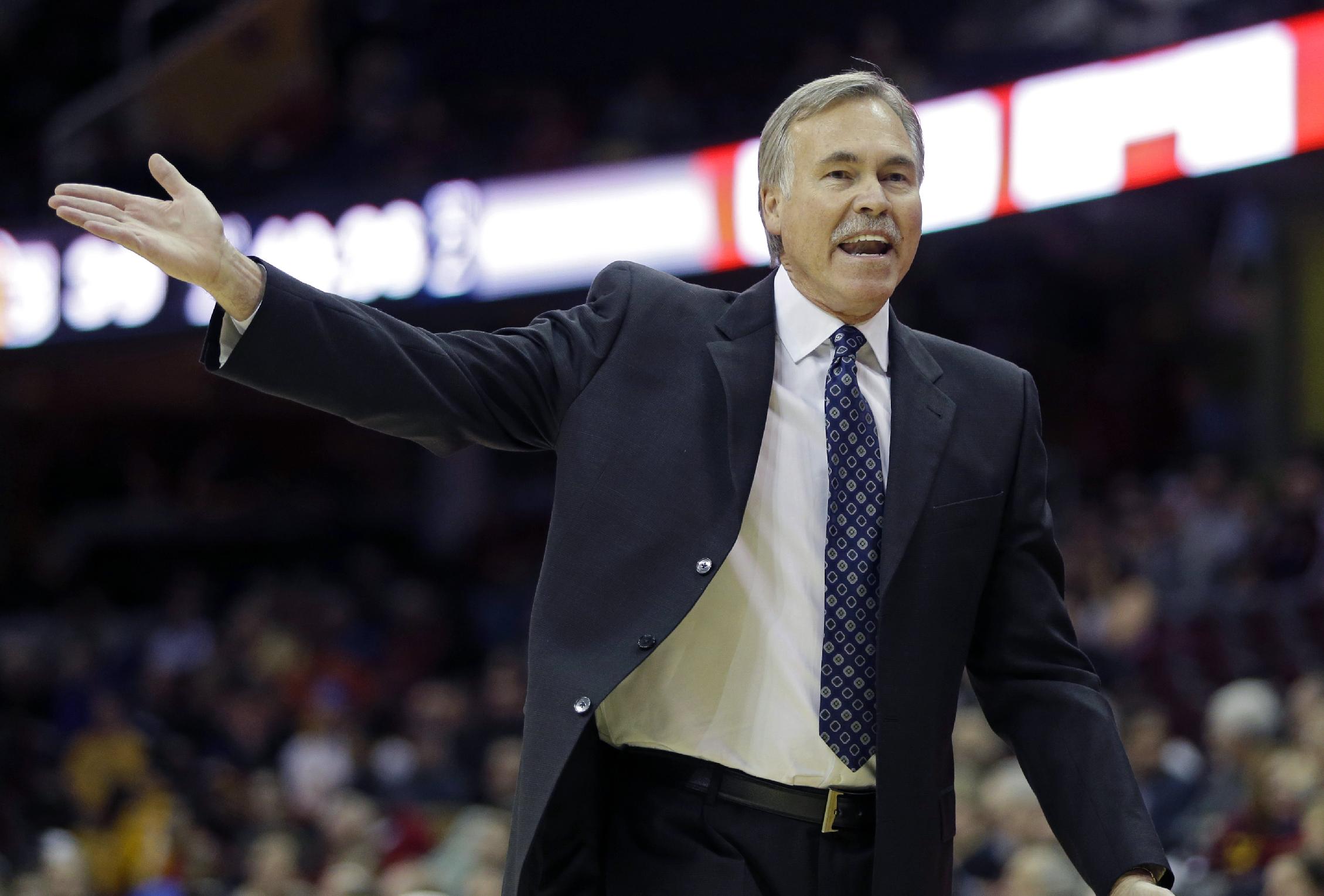 Mike D'Antoni will return to the NBA as the associate head coach of the 76ers. (AP/Mark Duncan)