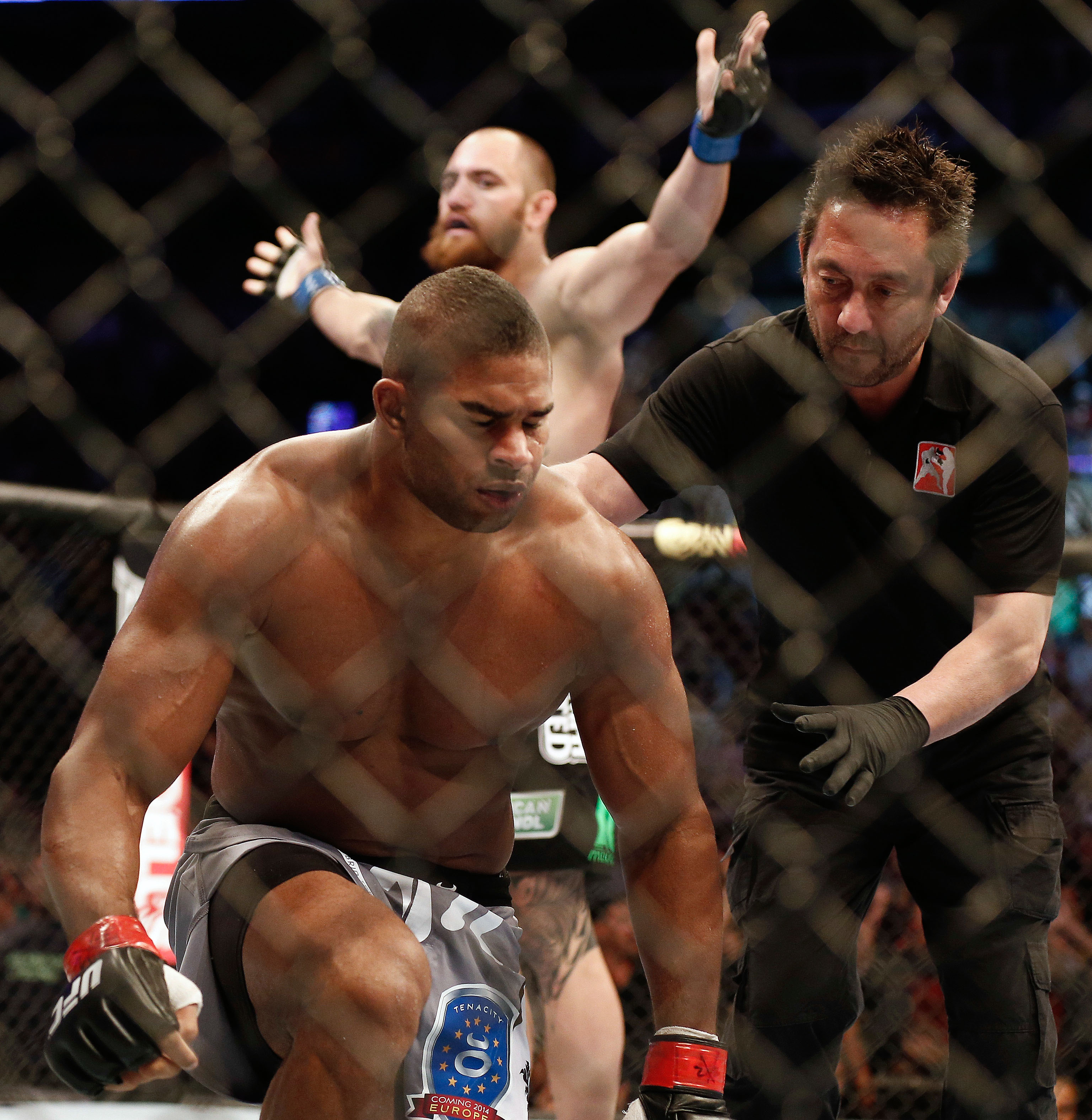 Alistair Overeem (front) blames his losses on teammates and coaches. (Winslow Townson-USA TODAY Sports)