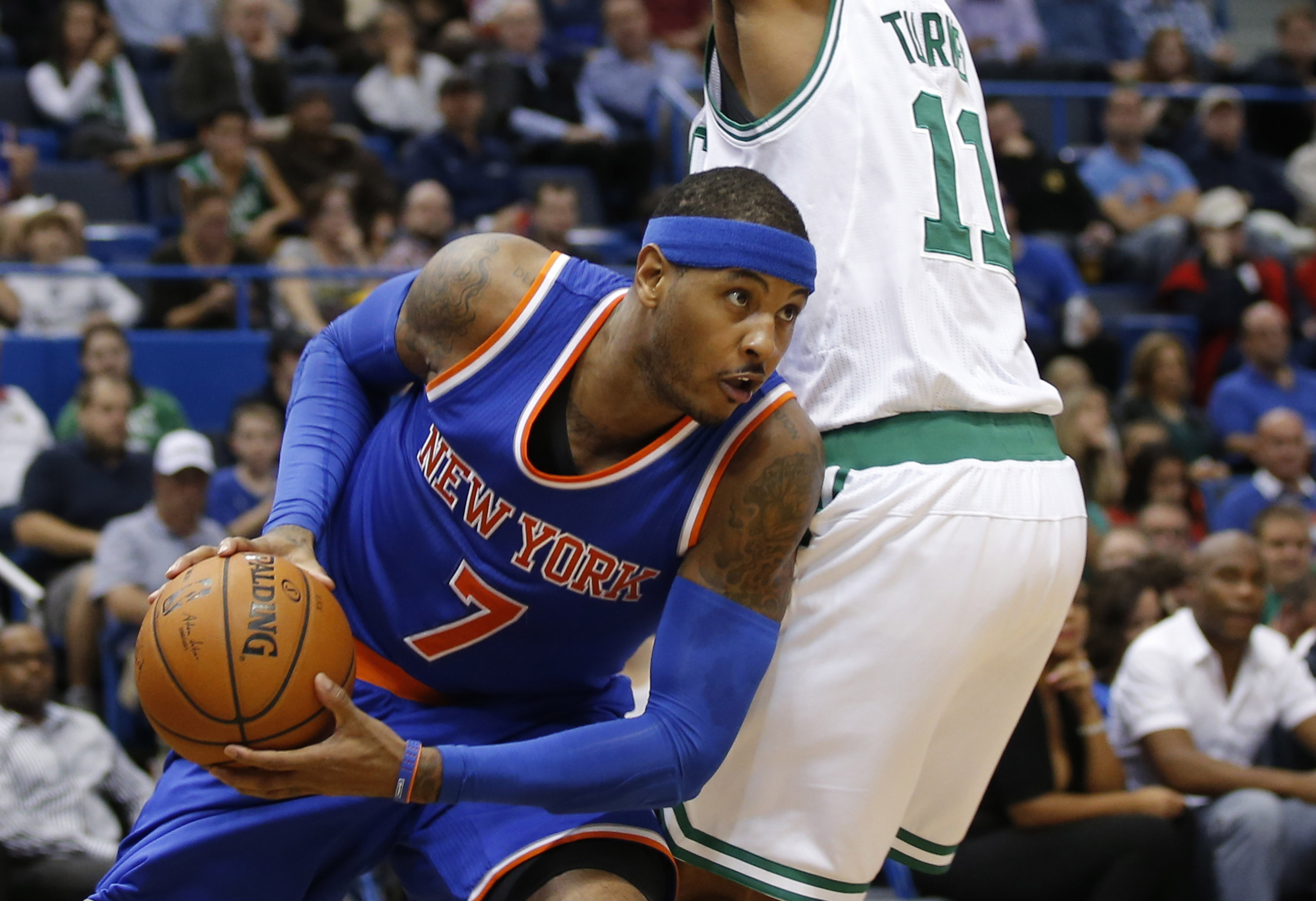 Carmelo Anthony slithers and searches for daylight. (David Butler II-USA TODAY Sports)