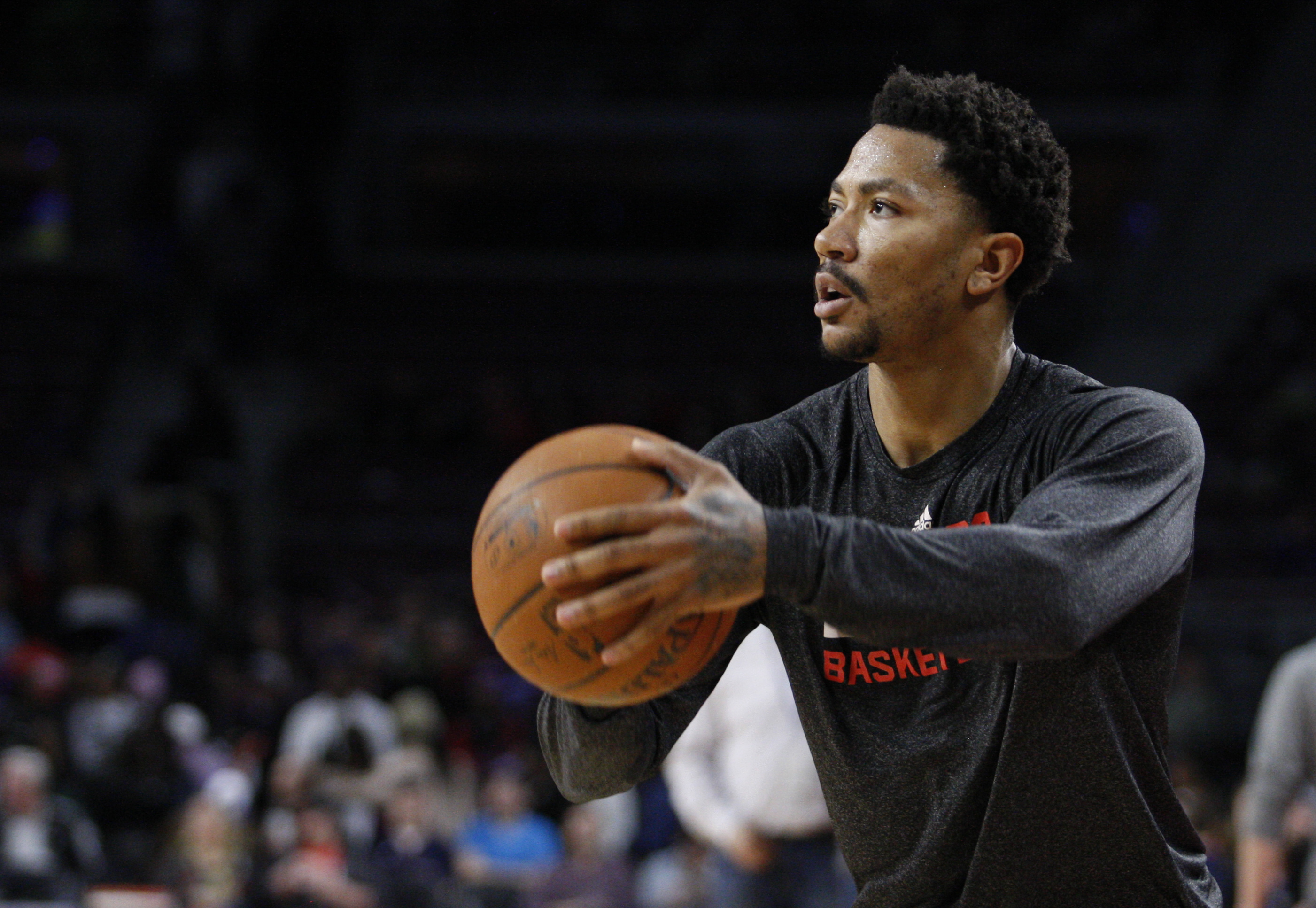 Chicago Bulls guard Derrick Rose warms up before the game against the Detroit Pistons at The Palace of Auburn Hills. (Raj Mehta-USA TODAY Sports)