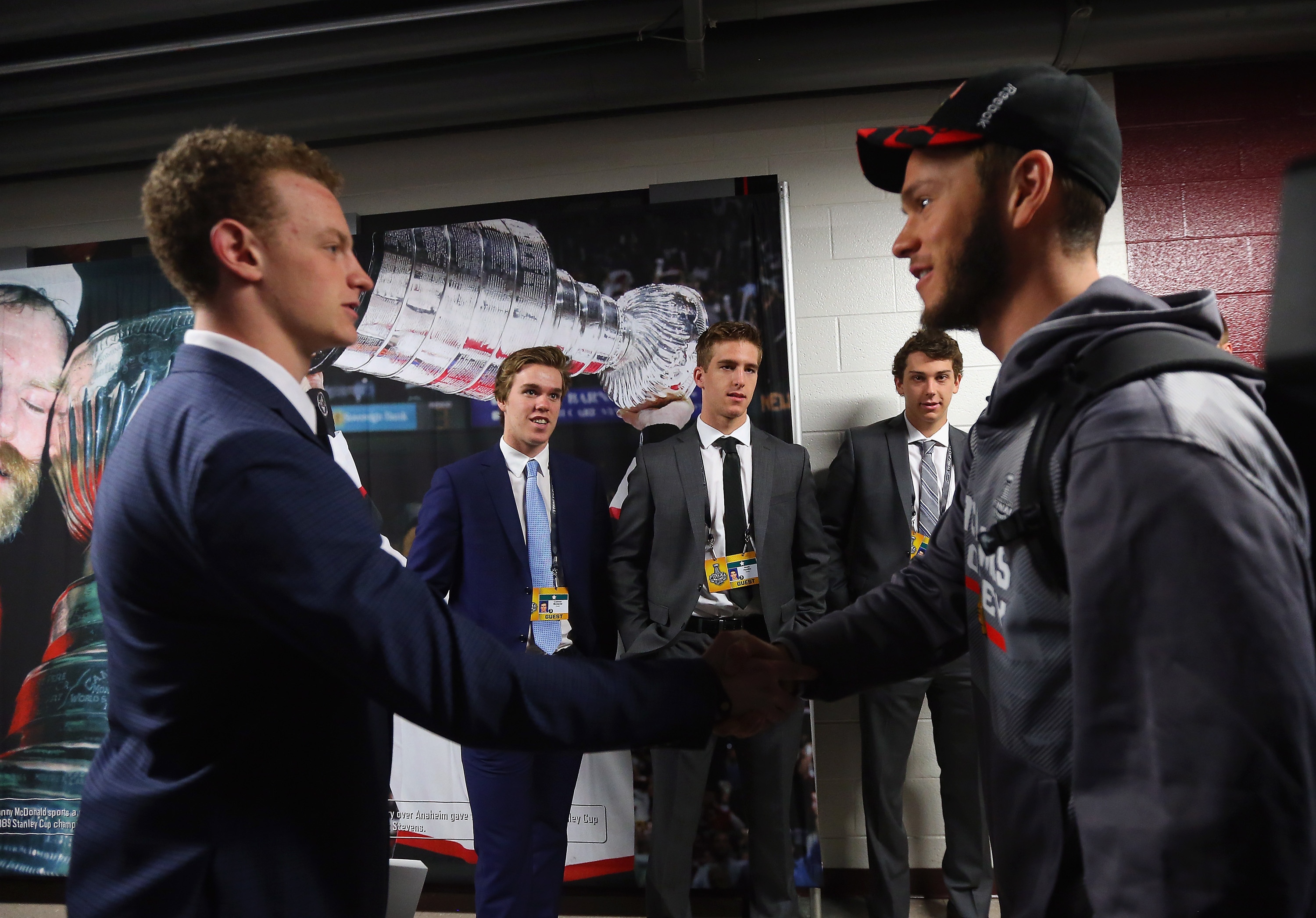 CHICAGO, IL - JUNE 08:  (l-r) Jack Eichel, Connor McDavid, Noah Hanafin, Dylan Strome and Chicago Blackhawk Jonathan Toews chat following a media availability at United Center on June 8, 2015 in Chicago, Illinois.  (Photo by Bruce Bennett/Getty Images)