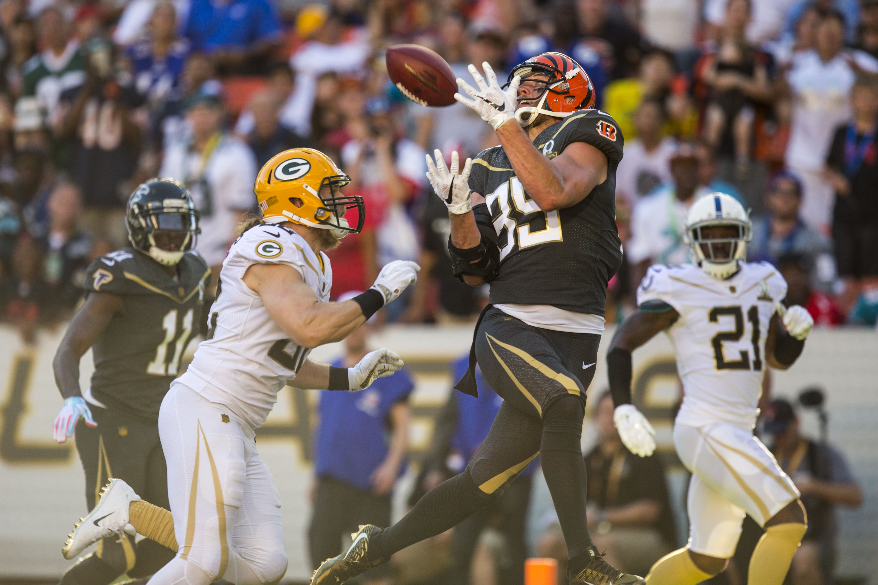 Tyler Eifert will undergo surgery for an ankle injury suffered in the Pro Bowl (Getty Images)