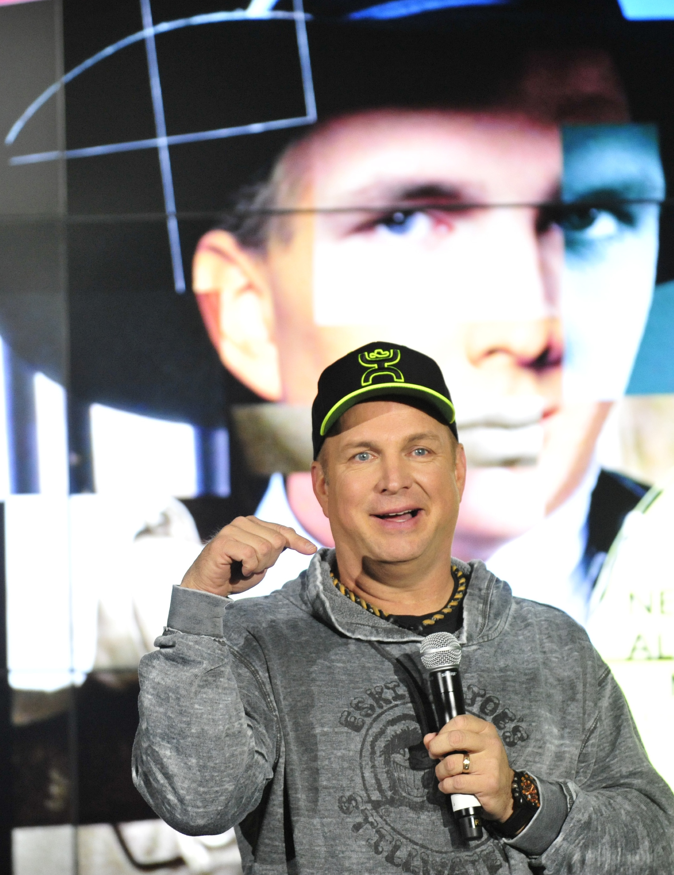 Garth Brooks in Rosemont, Illinois. (Photo by David Banks/Getty Images)
