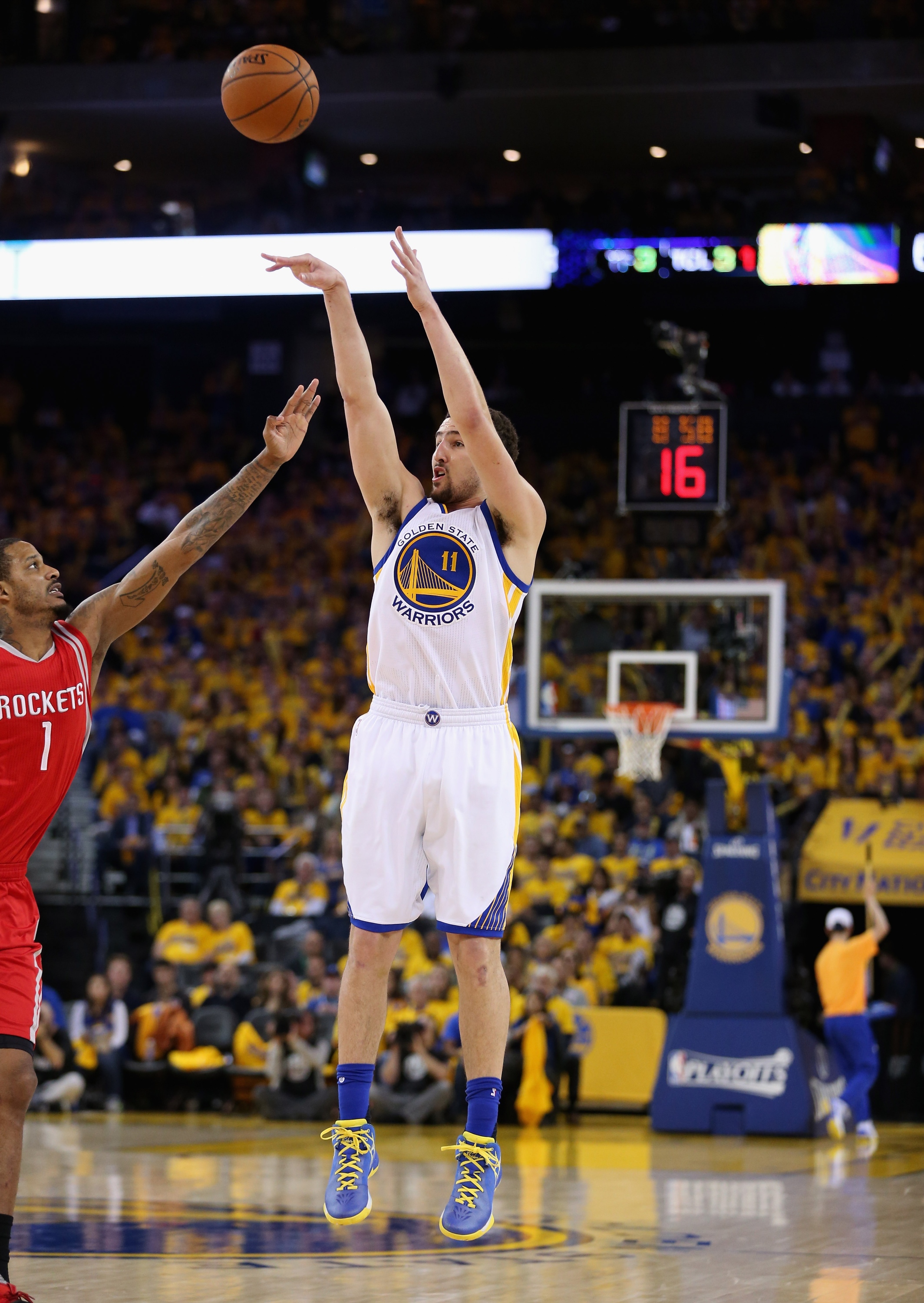 Klay Thompson was terrific in Golden State's series-clinching win. (Ezra Shaw/Getty Images)