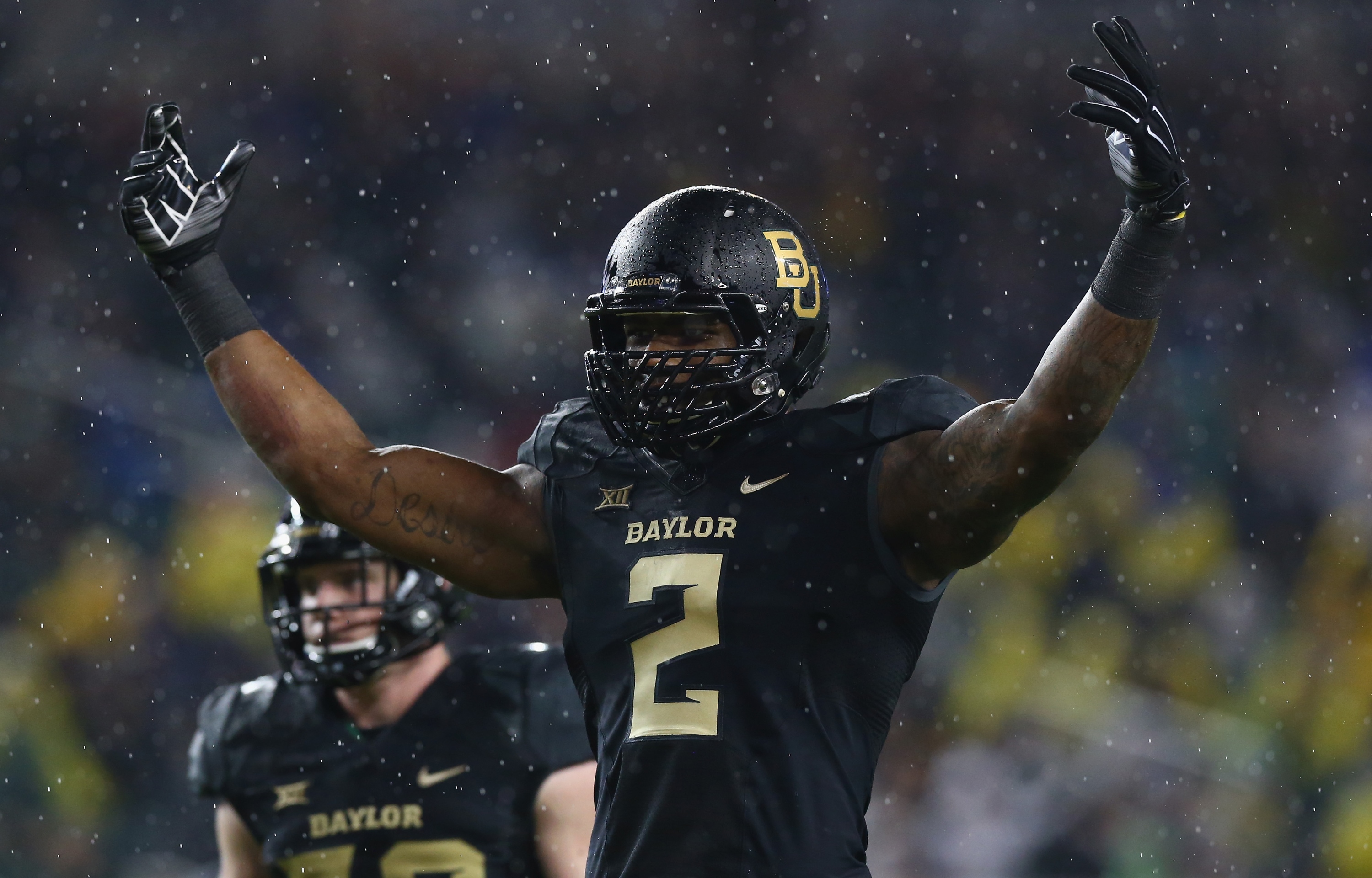 WACO, TX - NOVEMBER 22:  Shawn Oakman #2 of the Baylor Bears during play against the Oklahoma State Cowboys at McLane Stadium on November 22, 2014 in Waco, Texas.  (Photo by Ronald Martinez/Getty Images)