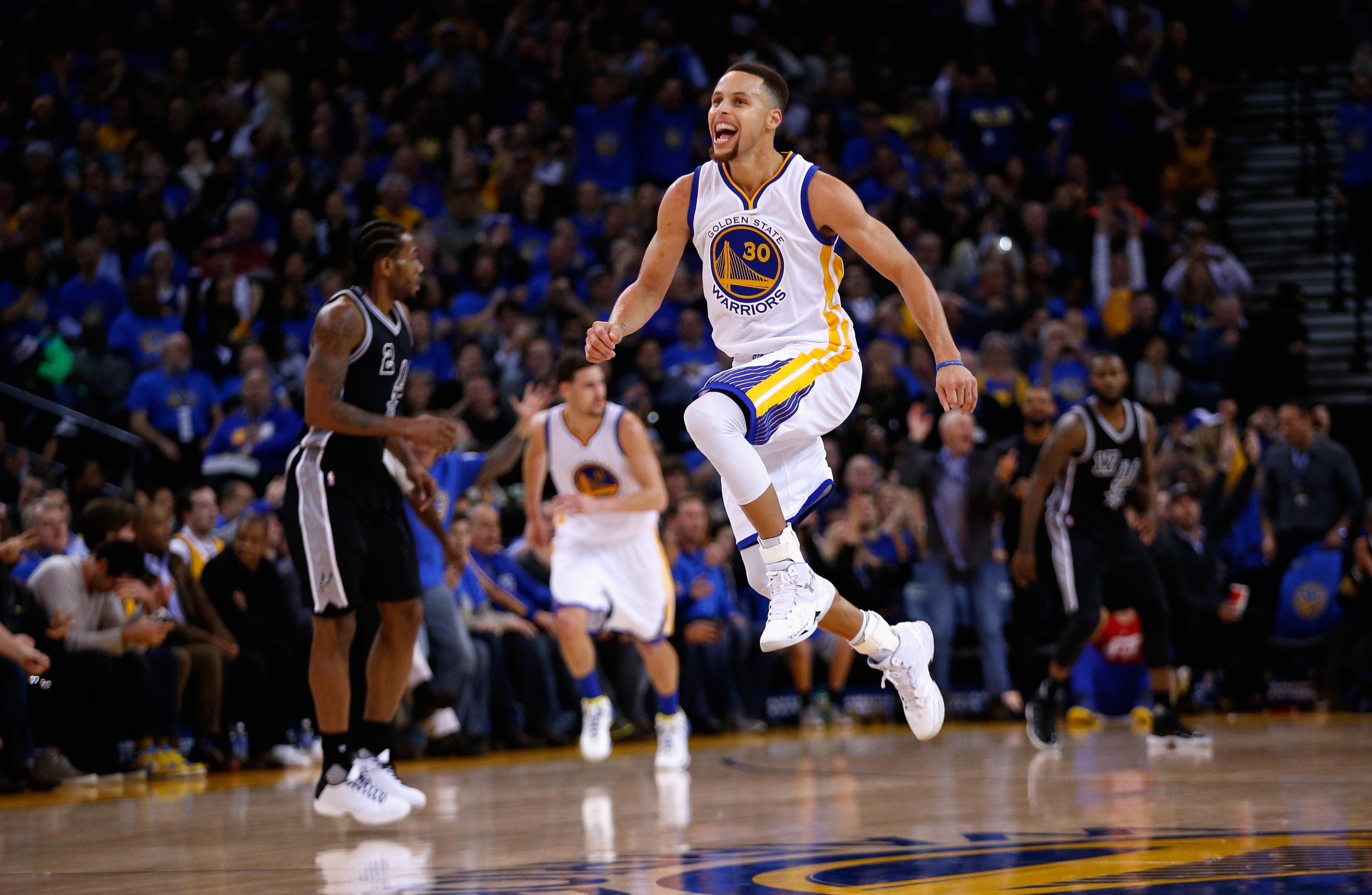 Can the Spurs ground Stephen Curry in San Antonio? (Ezra Shaw/Getty Images)