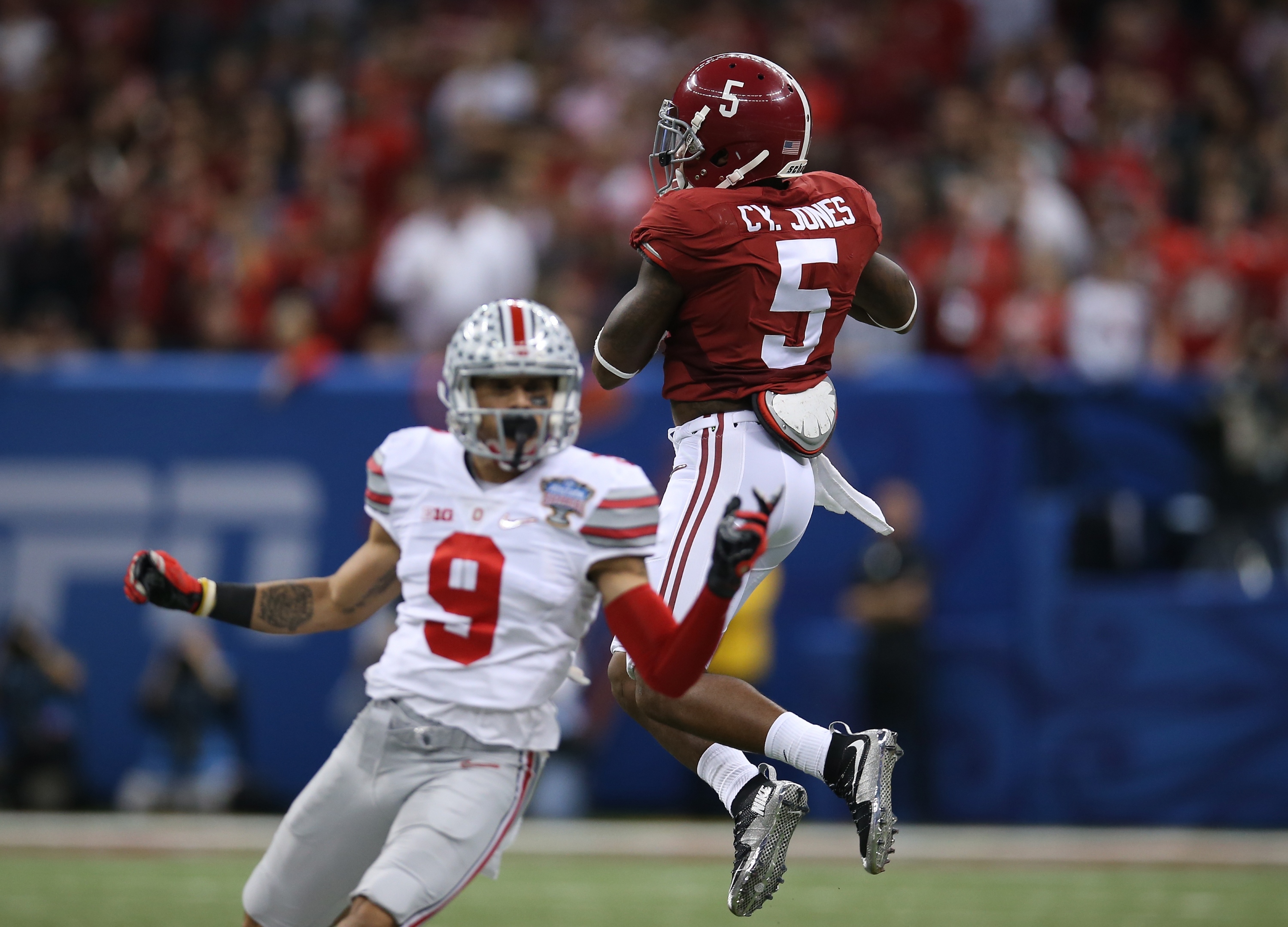 Cyrus Jones #5 of the Alabama Crimson Tide intercepts a ball intended for Devin Smith #9 of the Ohio State Buckeyes during the All State Sugar Bowl. (Photo by Chris Graythen/Getty Images)