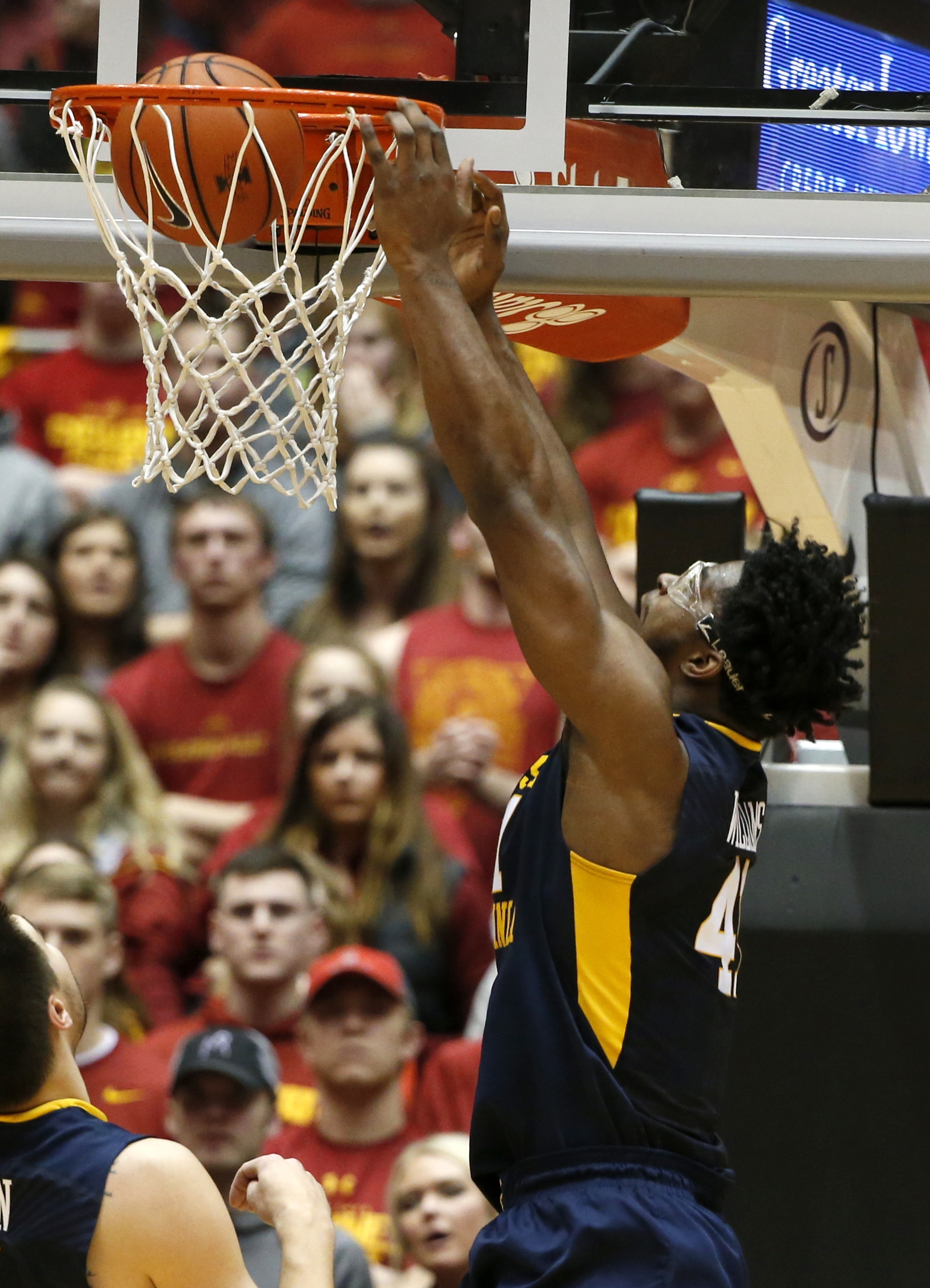 West Virginia forward Devin Williams grabbed 18 rebounds at Iowa State.