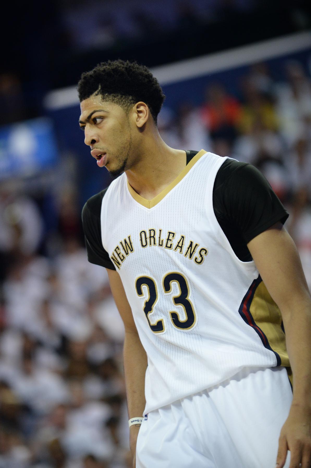 NEW ORLEANS, LA - APRIL 25: Anthony Davis #23 of the New Orleans Pelicans during Game Four of the Western Conference Quarterfinals against the Golden State Warriors during the NBA Playoffs at Smoothie King Center on April 25, 2015 in New Orleans, Louisiana. (Photo by Noah Graham/NBAE via Getty Images)