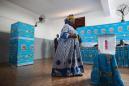 Al menos dos muertos y las acusaciones de fraude marcan la jornada electoral en Camerún