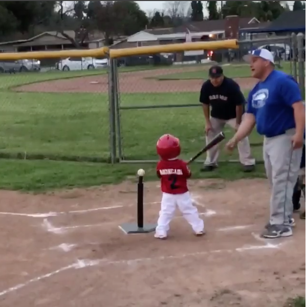 Yoan Moncada's 2-year-old son is already bat-flipping like a pro - Yahoo Sports