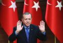 Turkey 'no' voters demonised as tight referendum looms