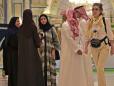 At Saudi's &quot;Davos in desert', foreign women avoid abayas