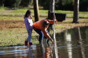 Mississippi braces for flooding amid cresting river