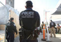 Agentes fronterizos intentaron devolver a un hombre herido y sin identificación a México porque "parecía" mexicano