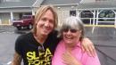 Woman helps man short on cash at gas station, finds out he's Keith Urban